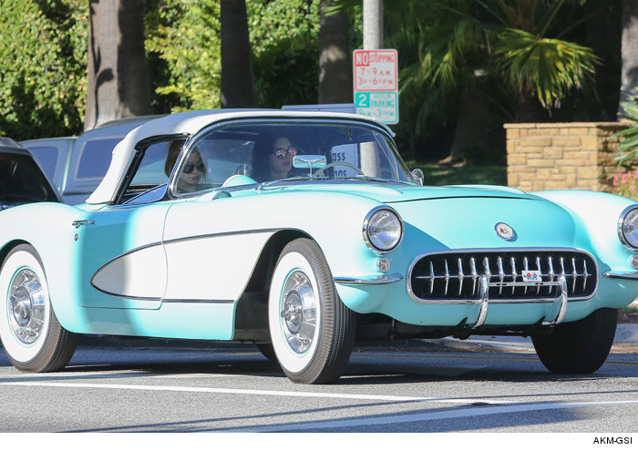 kendall-jenner-haily-baldwin-Corvette-20-Birthday-present-sexy-car-hott